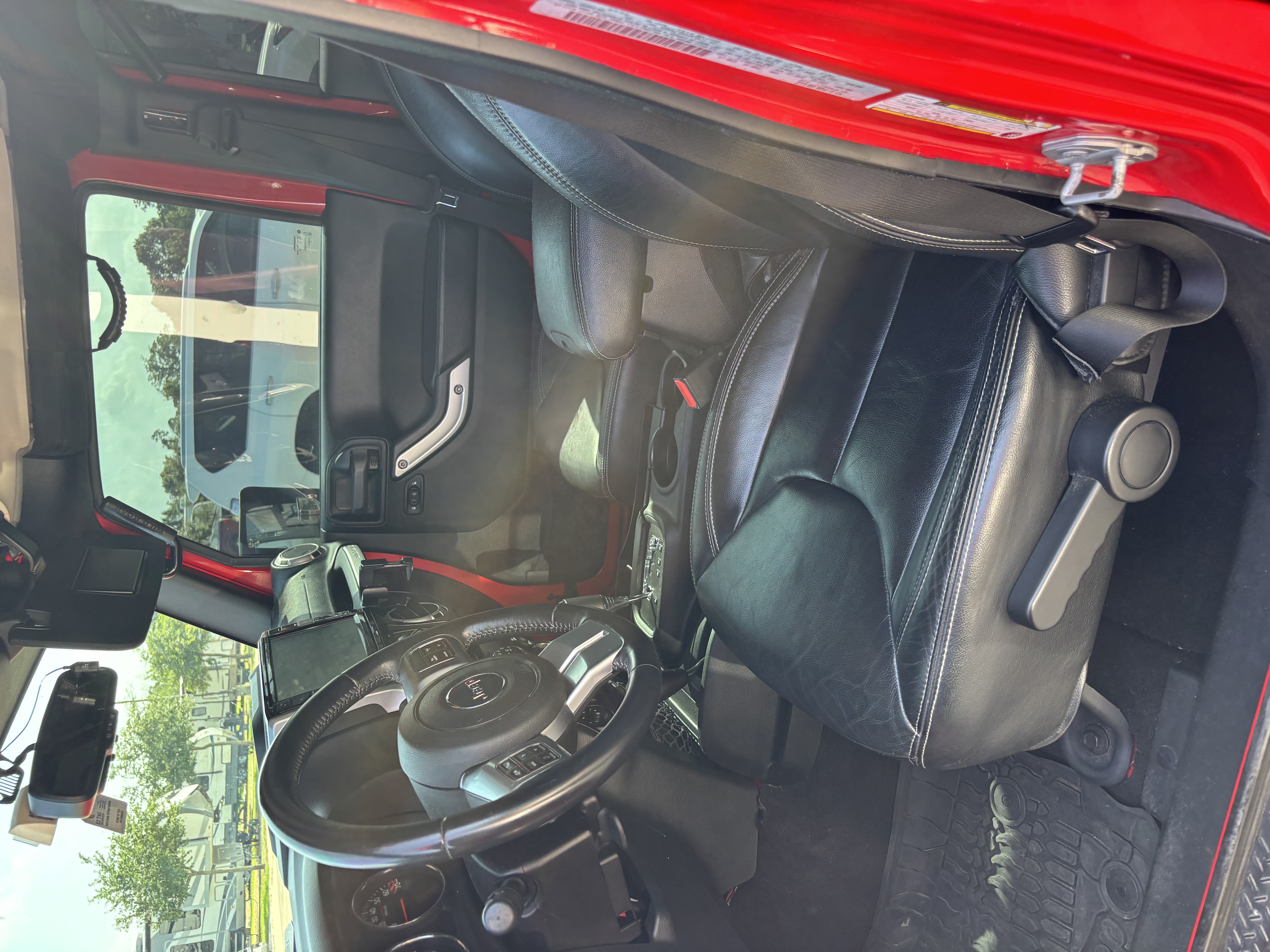 Used 2016 Jeep Wrangler Unlimited Rubicon AWD/4WD image 12