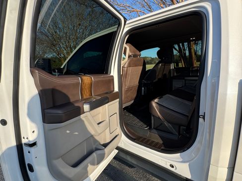 Used 2018 Ford F250 Limited image 9