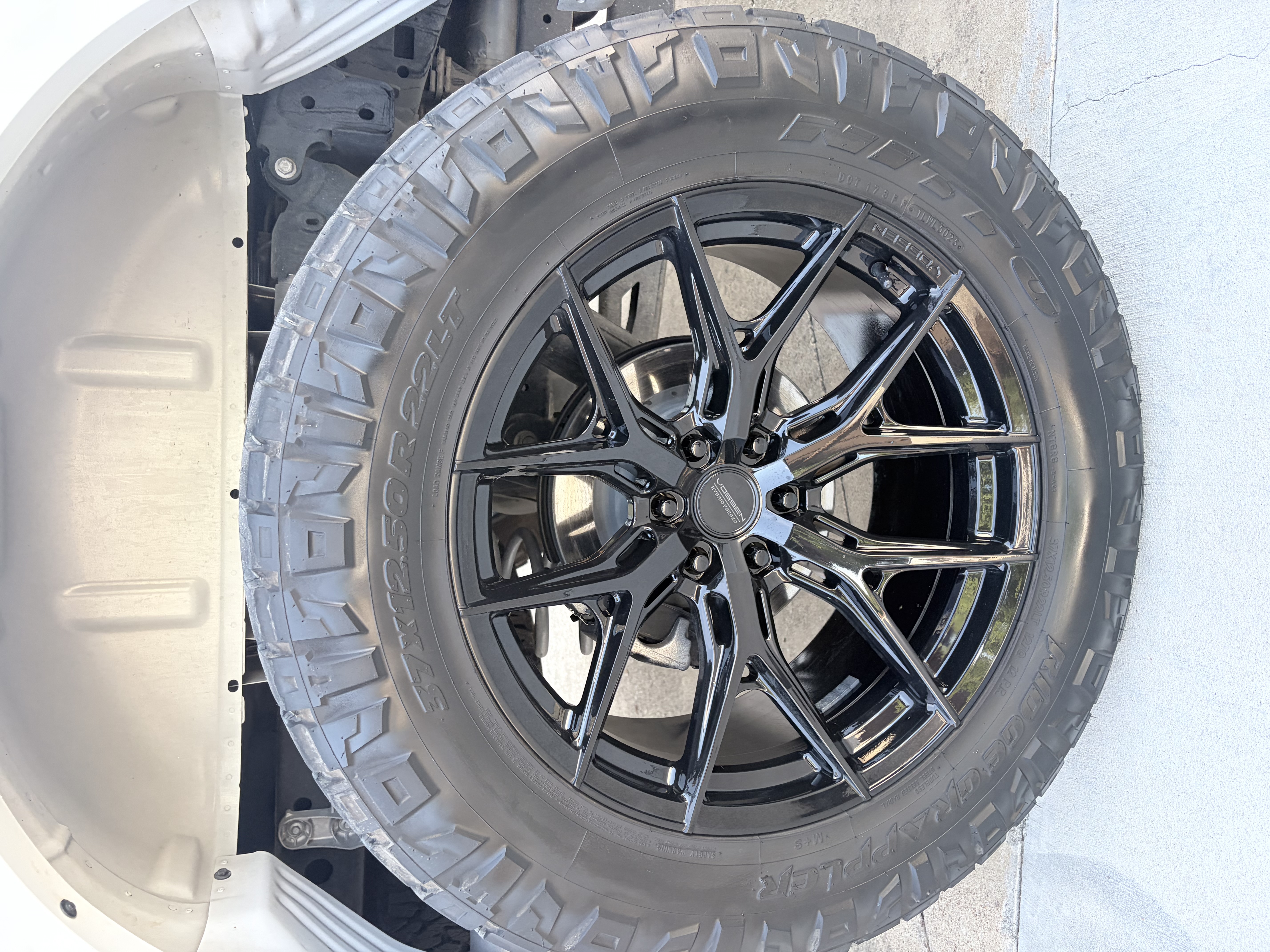 Used 2025 Ford F150 Raptor w/ Equipment Group 803A Raptor R AWD/4WD image 11