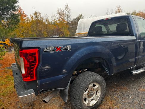 Used 2016 Ford F250 XLT w/ XLT Value Package image 12