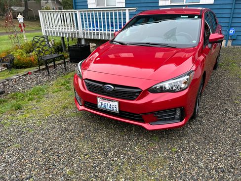 Used 2023 Subaru Impreza 2.0i Sport image 2