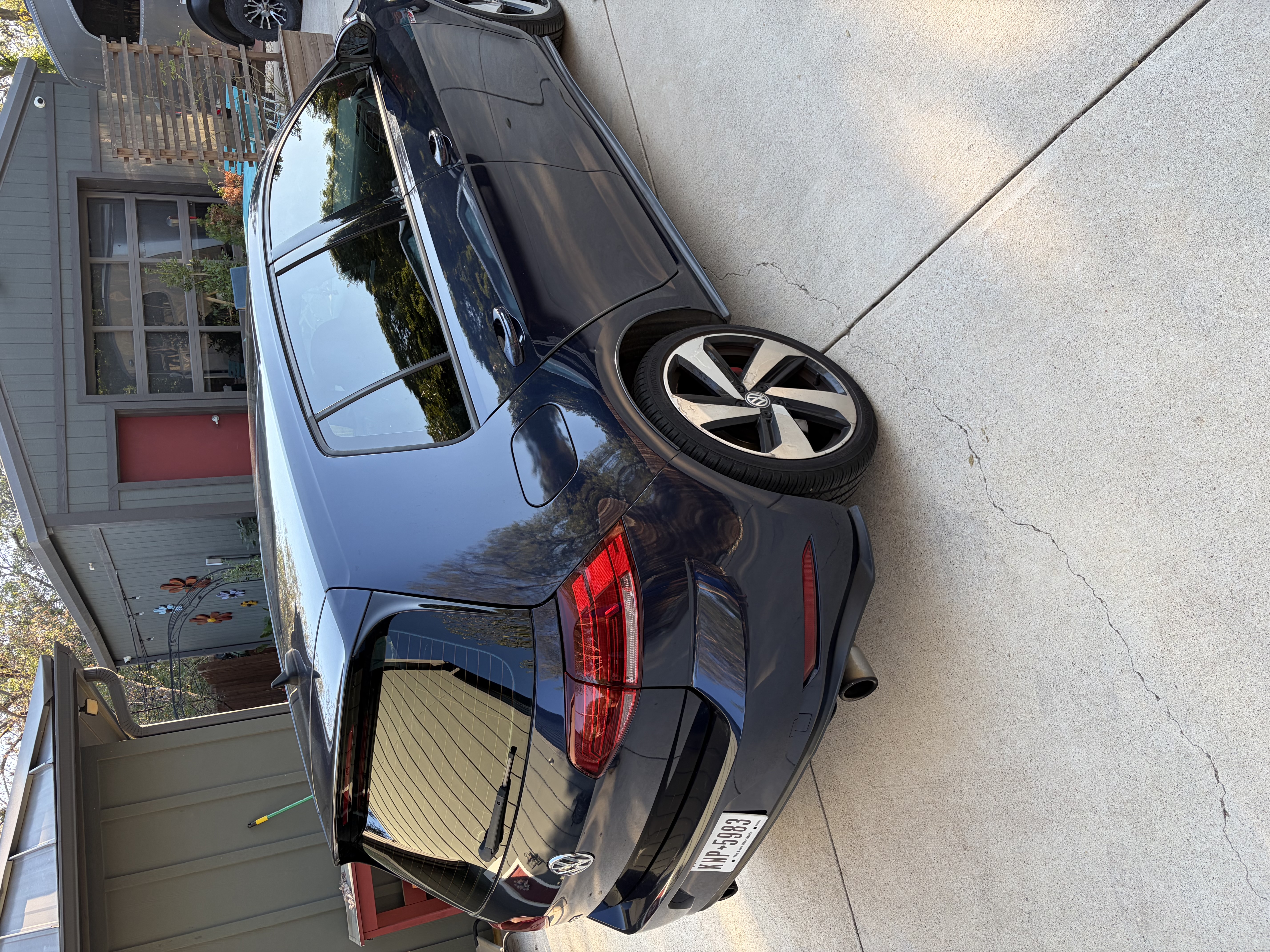 Used 2018 Volkswagen GTI SE w/ SE Leather Package FWD image 9