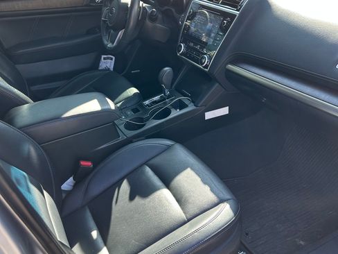 Used 2018 Subaru Outback 3.6R Limited image 12