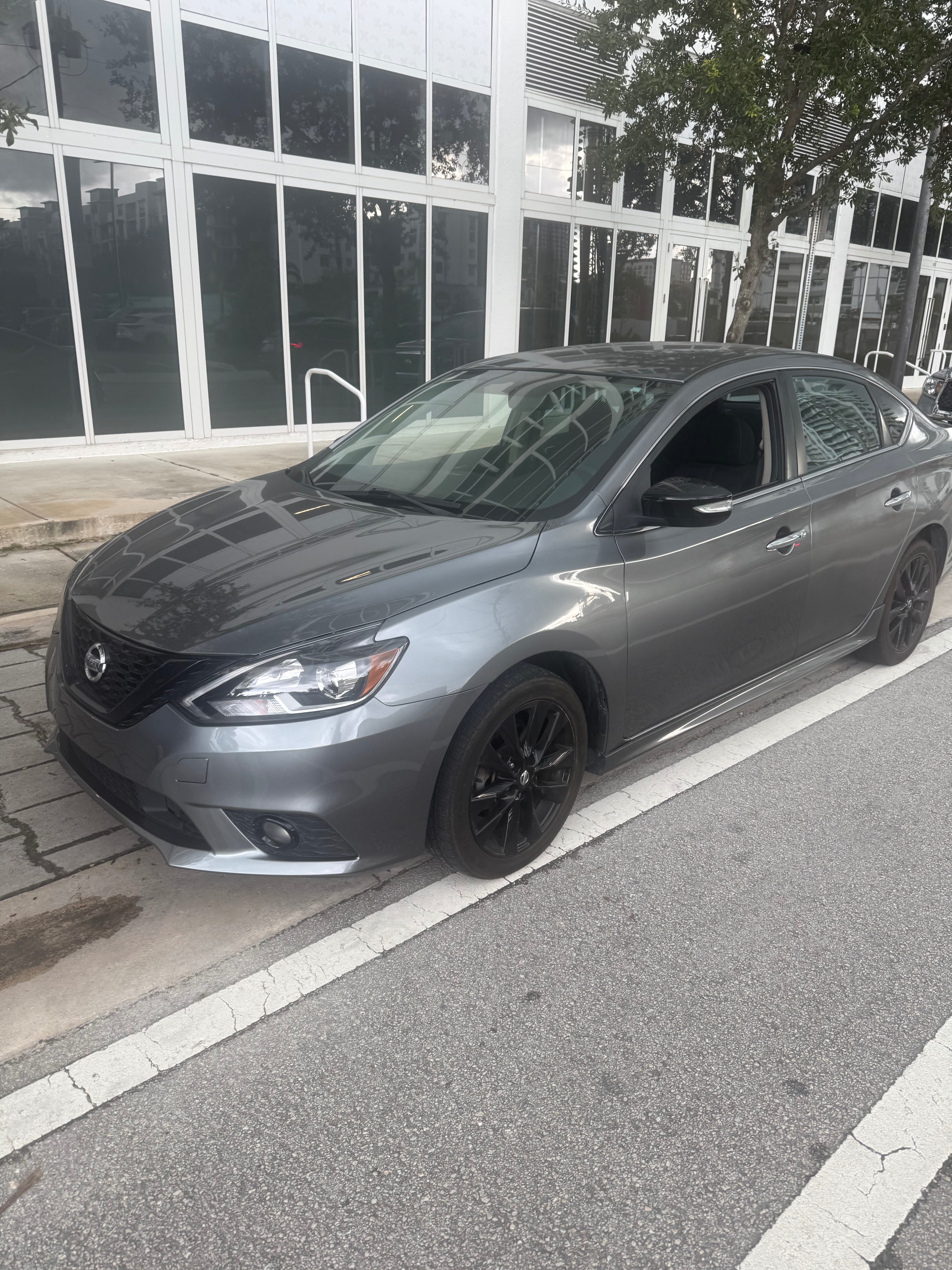 Used 2018 Nissan Sentra SR w/ Electronics Package FWD image 1