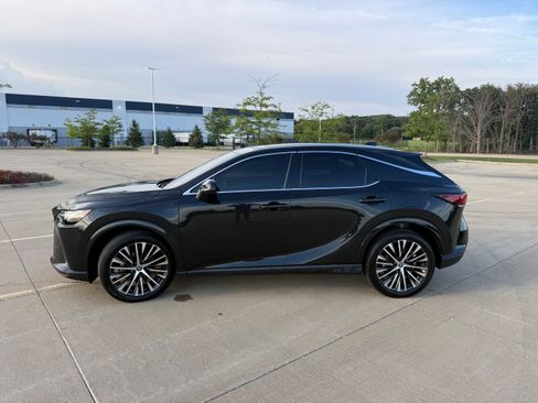 Used 2023 Lexus RX 350 w/ Accessory Package (Z1) AWD/4WD image 4