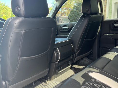 Used 2020 Chevrolet Silverado 1500 Custom w/ Custom Value Package image 10