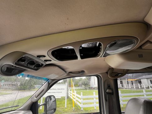 Used 2005 Ford Excursion Limited AWD/4WD image 16