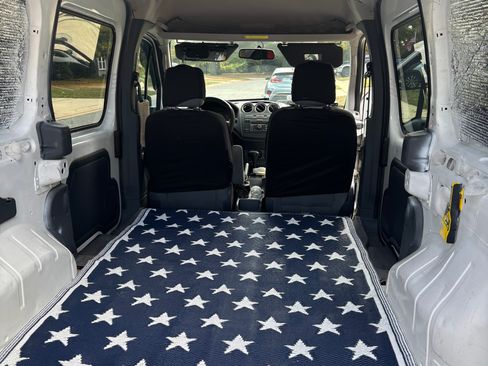 Used 2011 Ford Transit Connect XLT image 8