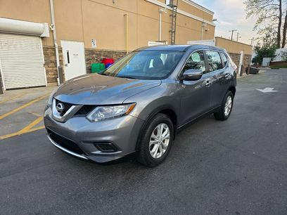 Used 2016 Nissan Rogue SV w/ SV Premium Package