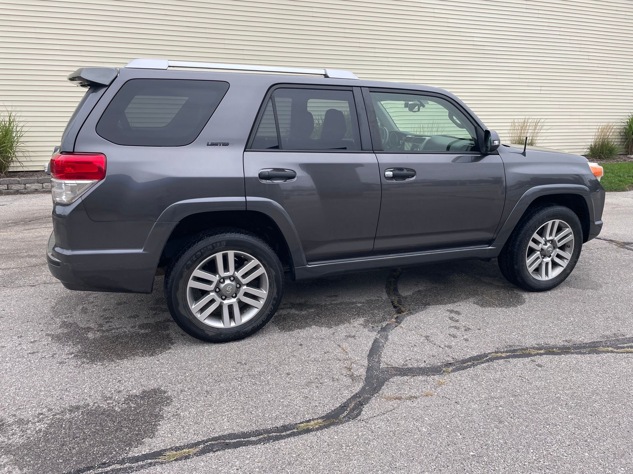 Used 2012 Toyota 4Runner Limited AWD/4WD image 2