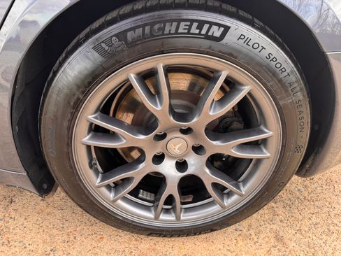 Used 2022 Tesla Model S Plaid image 14