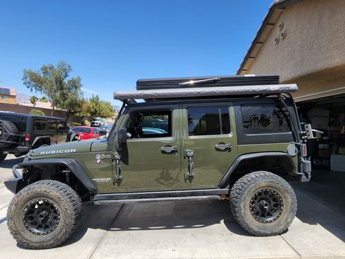 Used 2016 Jeep Wrangler Unlimited Rubicon w/ Connectivity Group image 17