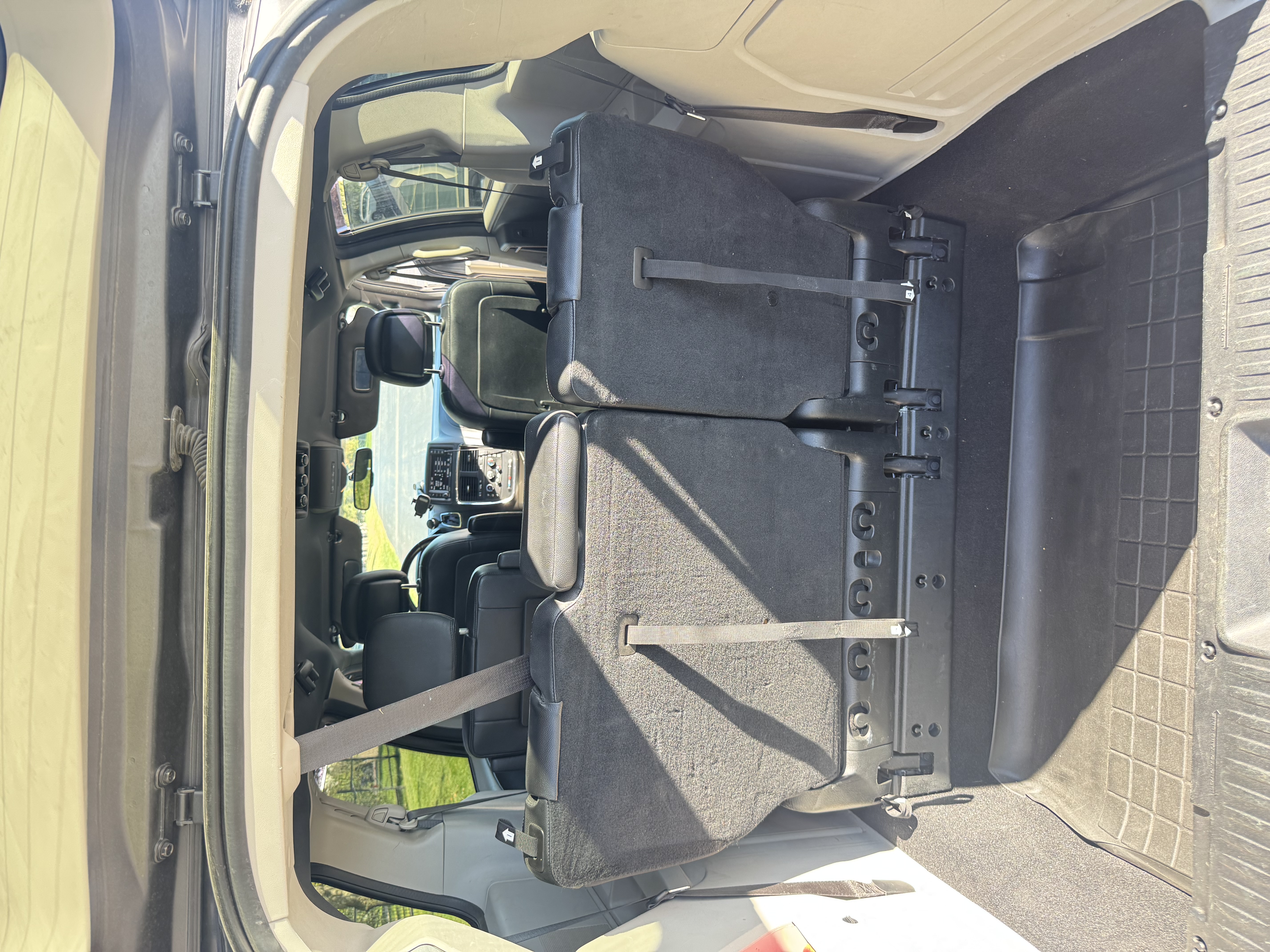 Used 2017 Dodge Grand Caravan SXT FWD image 17