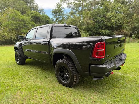 Used 2027 RAM 1500 4x4 Crew Cab image 6