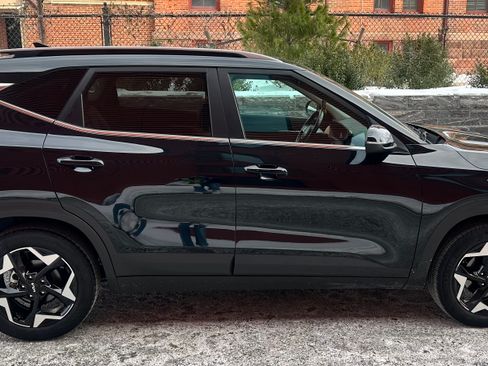 Used 2025 Kia Seltos EX w/ EX Sunroof Package image 4