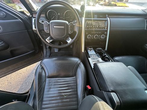 Used 2017 Land Rover Discovery HSE Luxury image 12