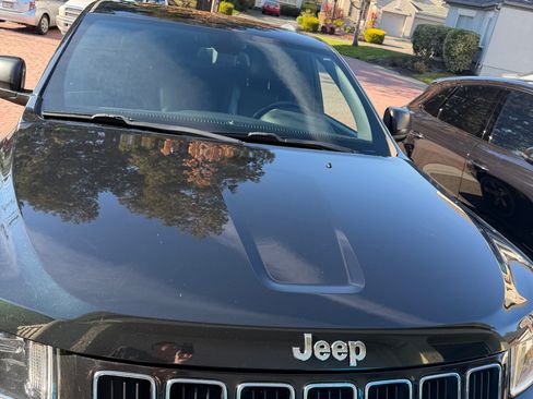 Used 2015 Jeep Grand Cherokee Limited image 1
