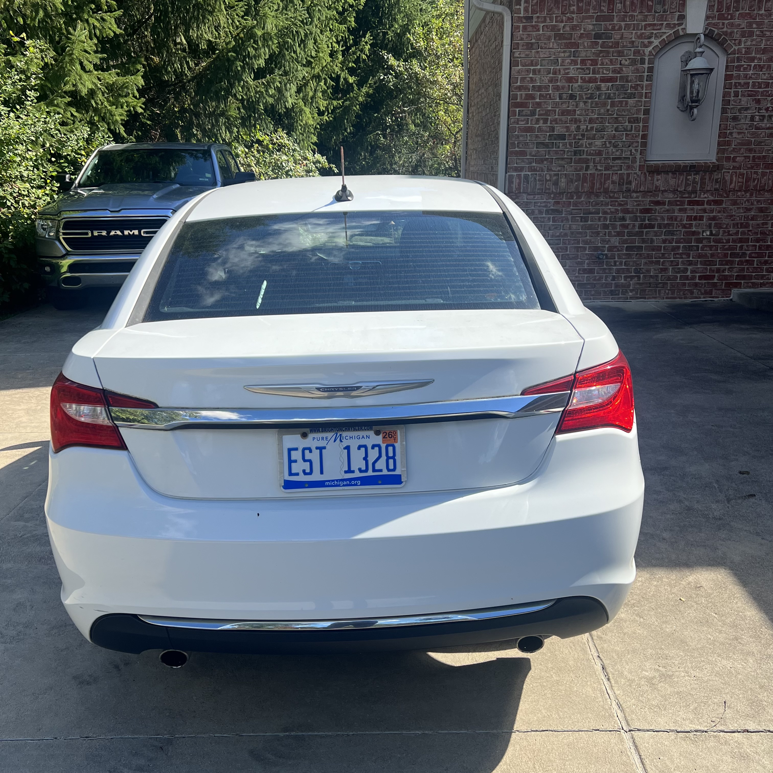 Used 2012 Chrysler 200 Limited FWD image 1