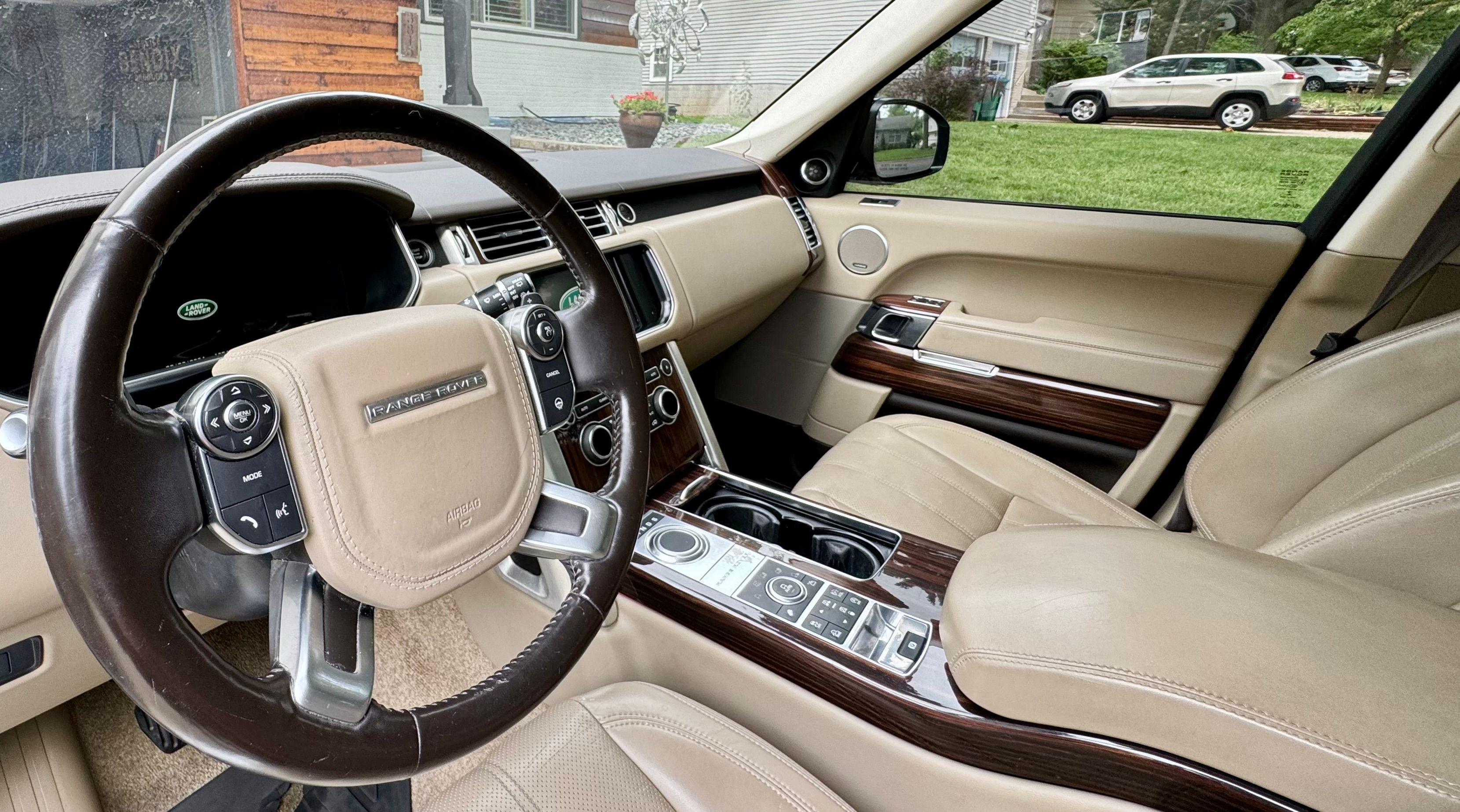 Used 2016 Land Rover Range Rover HSE AWD/4WD image 6