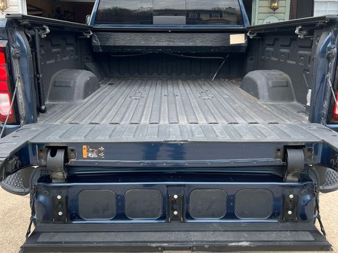 Used 2022 GMC Sierra 2500 SLE w/ Preferred Package AWD/4WD image 15