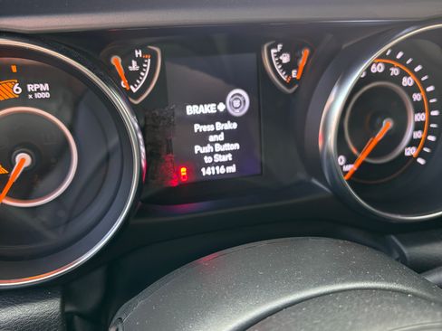 Used 2022 Jeep Gladiator Sport image 10