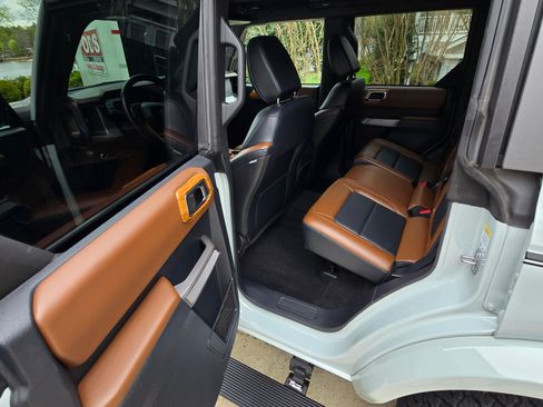 Used 2022 Ford Bronco Outer Banks image 18