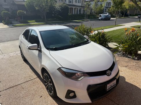 Used 2014 Toyota Corolla S image 2