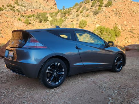 Used 2015 Honda CR-Z EX image 2