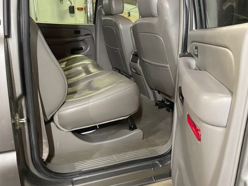 Used 2006 GMC Sierra 2500 SLT w/ Onstar Plus Package image 14