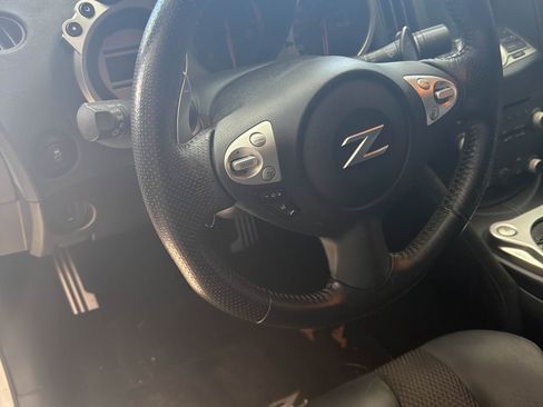 Used 2011 Nissan 370Z Touring w/ Sport Pkg image 6