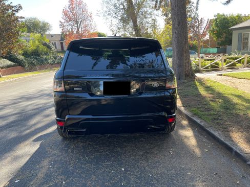 Used 2018 Land Rover Range Rover Sport HSE image 4