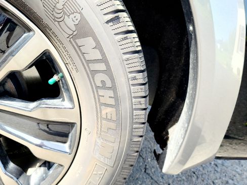 Used 2018 Nissan Armada Platinum w/ Interior Lighting Package image 13