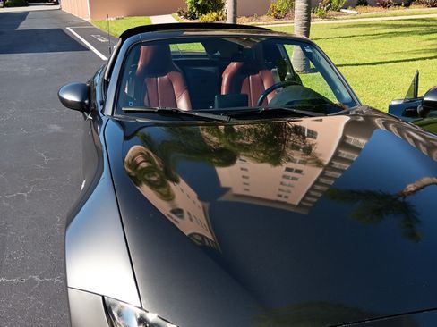 Used 2018 MAZDA MX-5 Miata RF Grand Touring RWD image 1