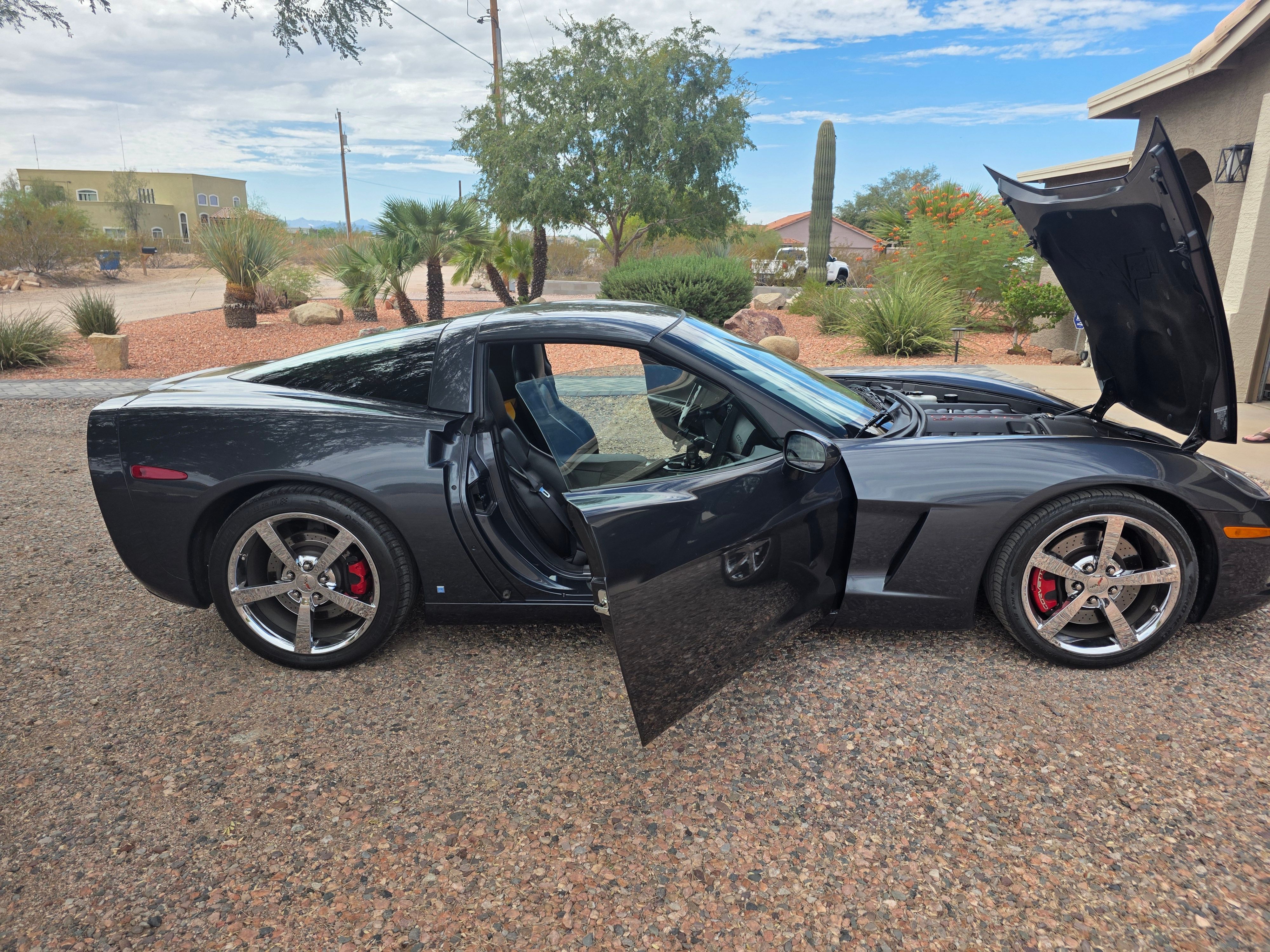 Used 2009 Chevrolet Corvette Coupe w/ Preferred Equipment Group RWD image 1