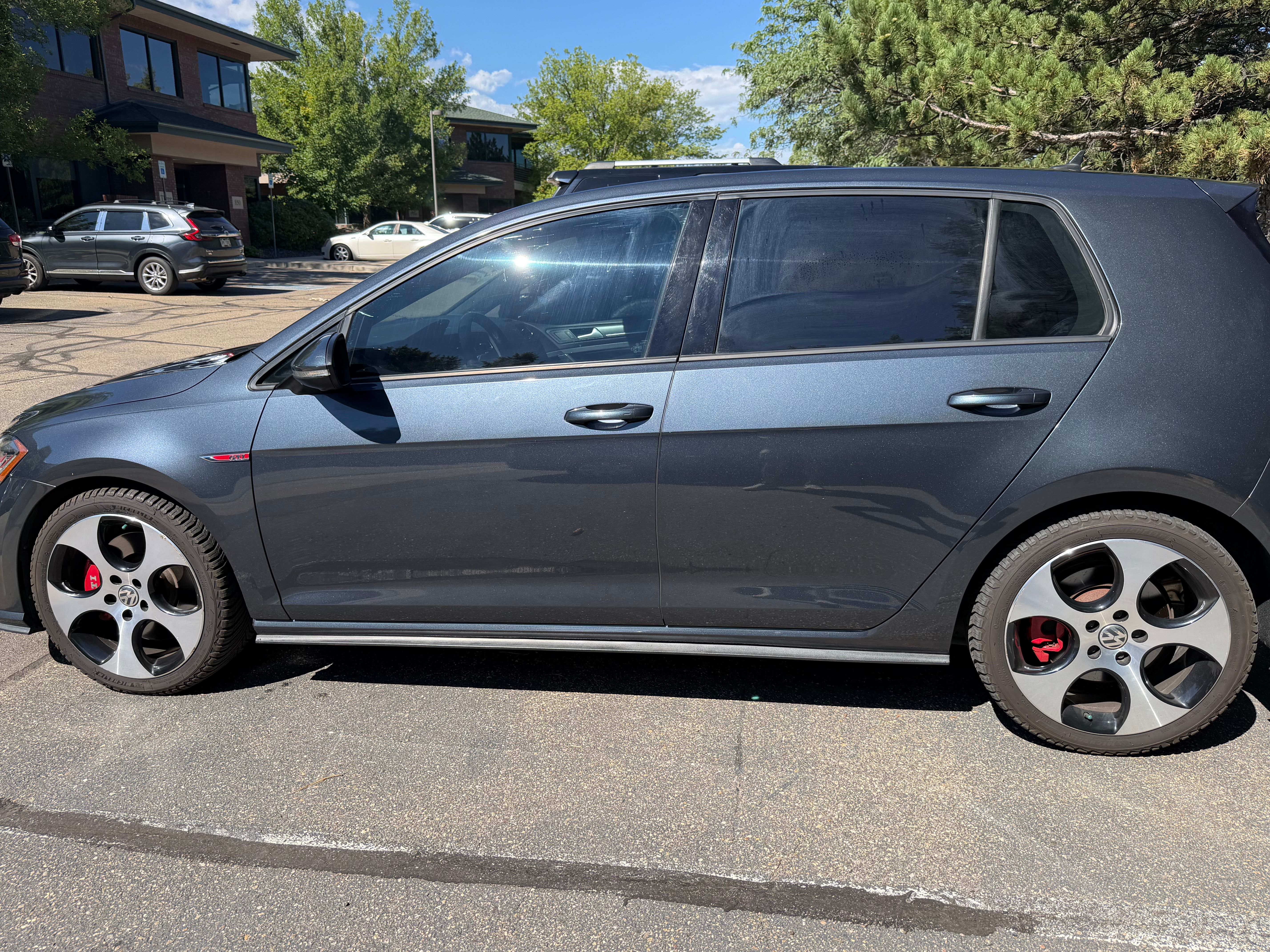 Used 2018 Volkswagen GTI SE FWD image 5