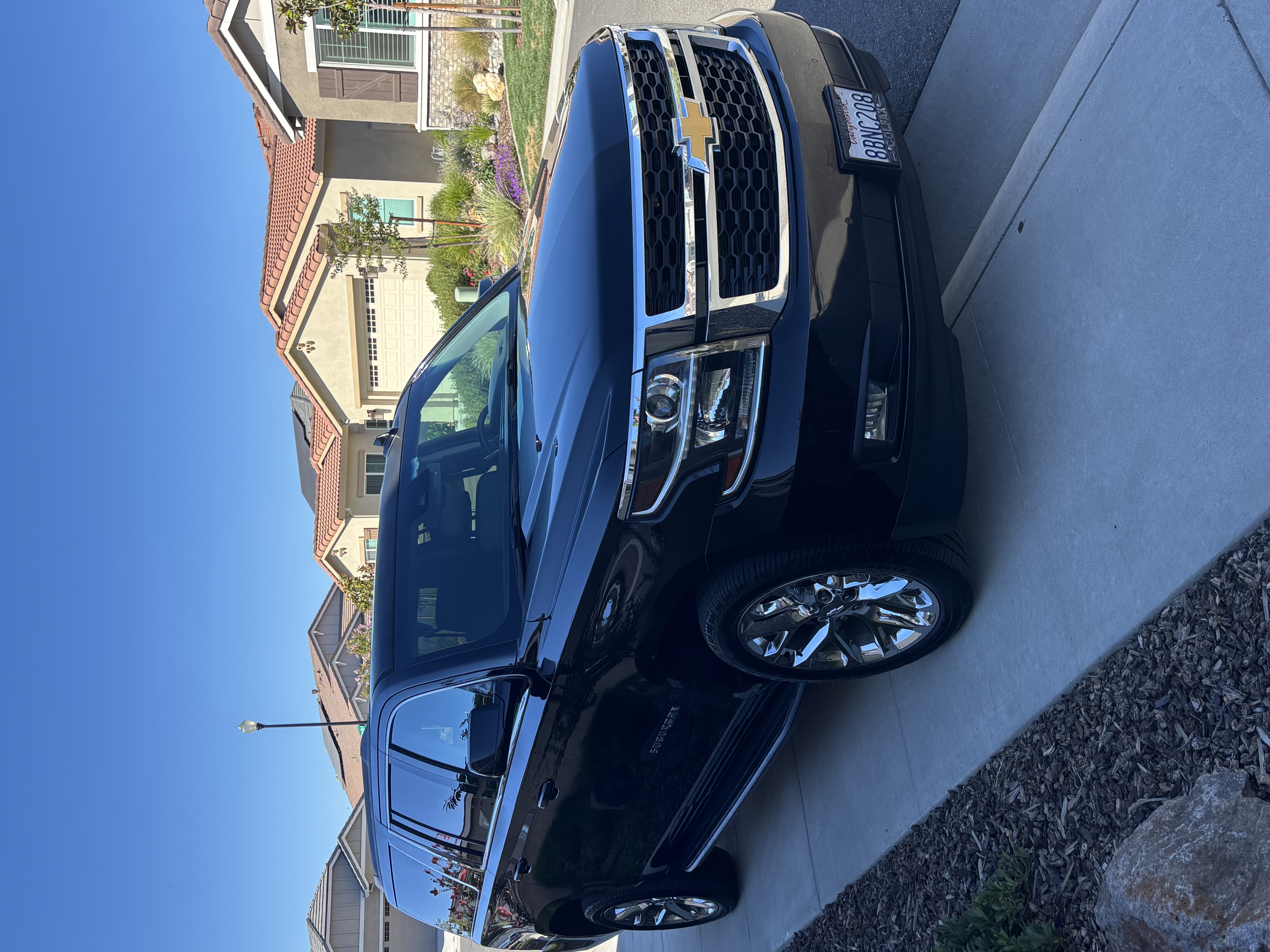 Used 2018 Chevrolet Suburban LT AWD/4WD image 17