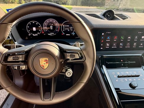 Used 2024 Porsche Panamera image 11