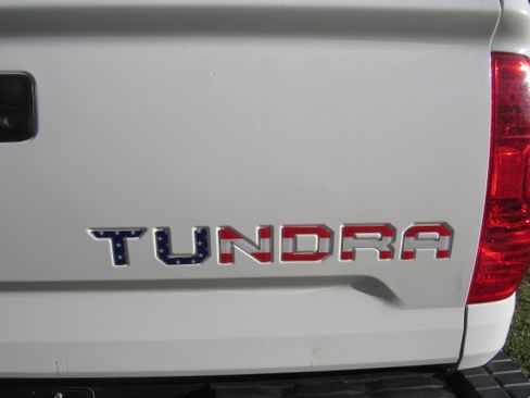 Used 2015 Toyota Tundra SR5 w/ TRD Off Road Package AWD/4WD image 12