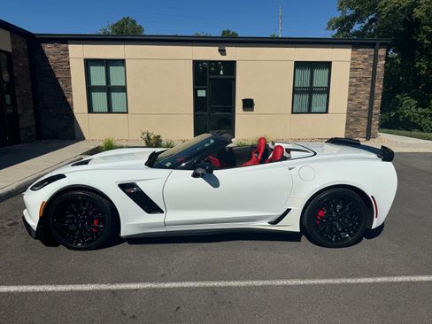 Used 2016 Chevrolet Corvette Z06 w/ 3LZ Preferred Equipment Group image 14