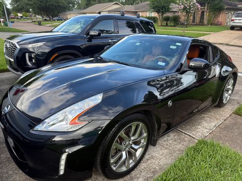 Used 2013 Nissan 370Z Touring RWD image 1
