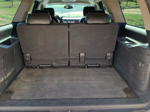 Used 2007 Chevrolet Suburban LT w/ LT Preferred Equipment Group image 9