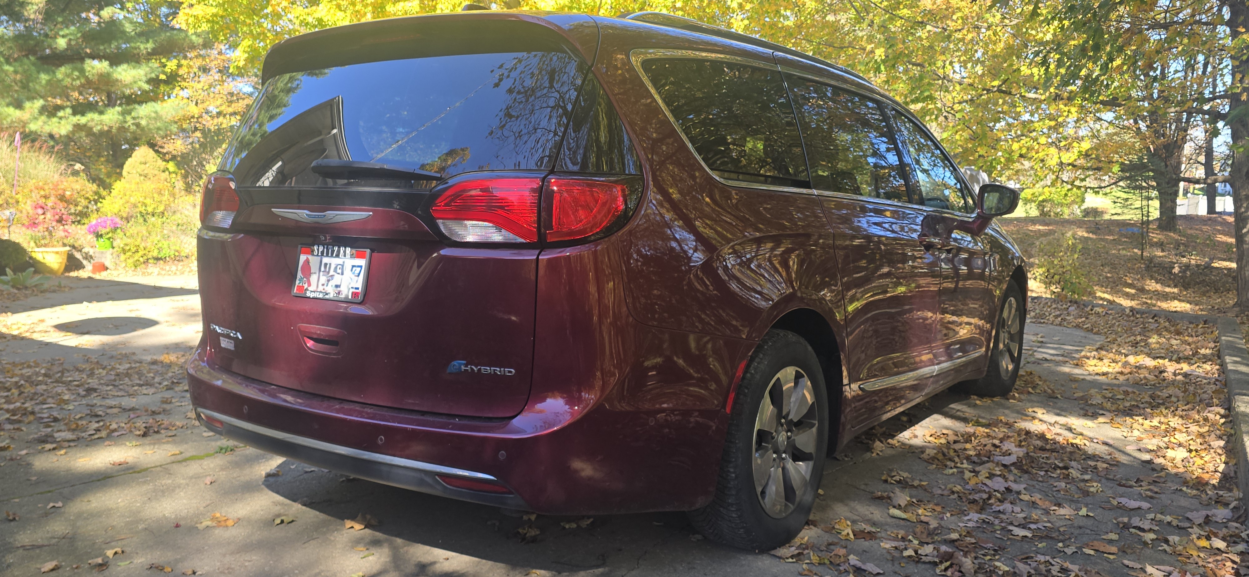 Used 2017 Chrysler Pacifica Platinum FWD image 5