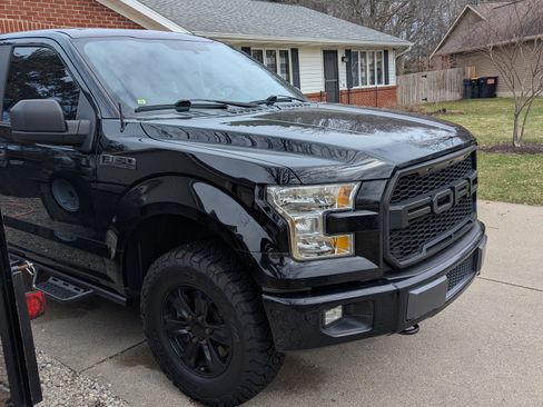 Used 2017 Ford F150 XL w/ Equipment Group 101A Mid image 1