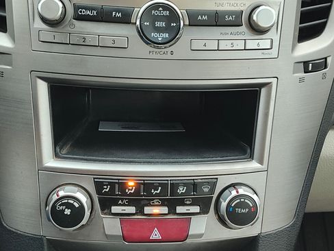 Used 2011 Subaru Outback 2.5i image 13