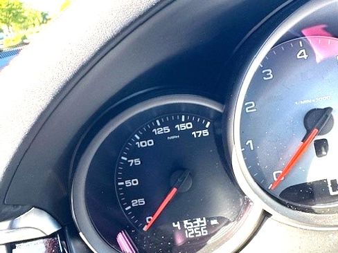 Used 2019 Porsche Macan S image 8