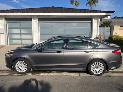Used 2014 Ford Fusion Energi SE image 8