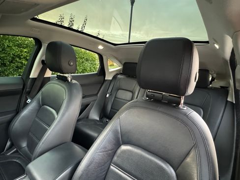 Used 2018 Jaguar E-PACE S image 13