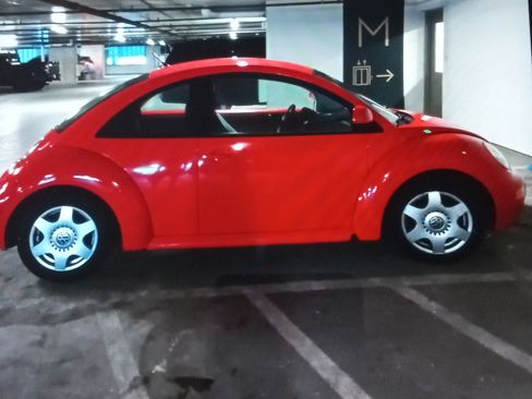 Used 1998 Volkswagen Beetle Coupe image 2