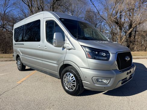 Used 2024 Ford Transit 250 148 Medium Roof Extended AWD image 11