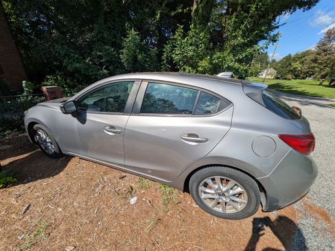 Used 2016 MAZDA MAZDA3 i Grand Touring FWD image 4